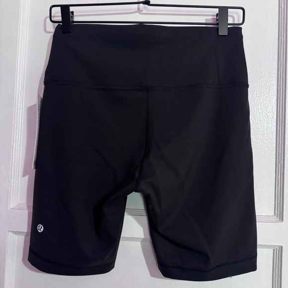 High-Rise Short - Picture 3 of 5